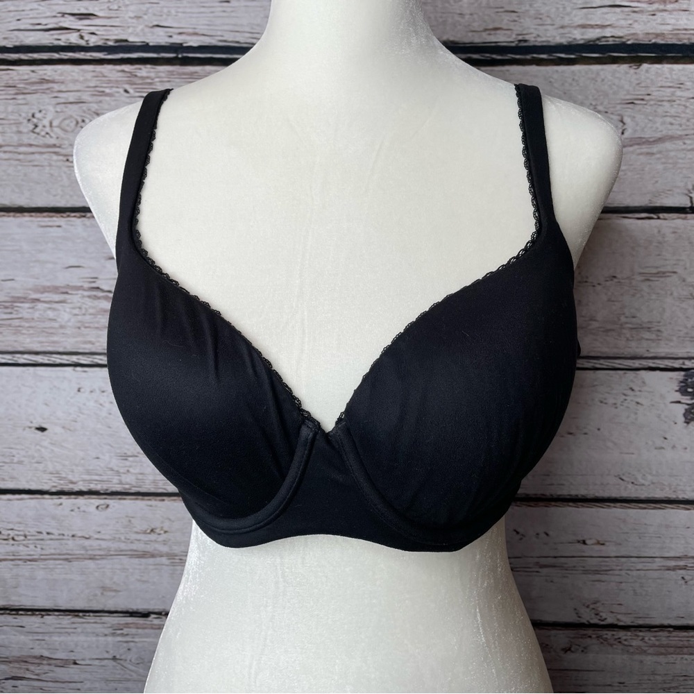 Victoria’s Secret Body by Victoria Lined Demi Bra Size‎ 32DDD Black Underwired